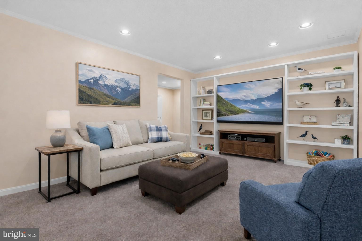 SUMMIT TOWNHOUSES - Residential