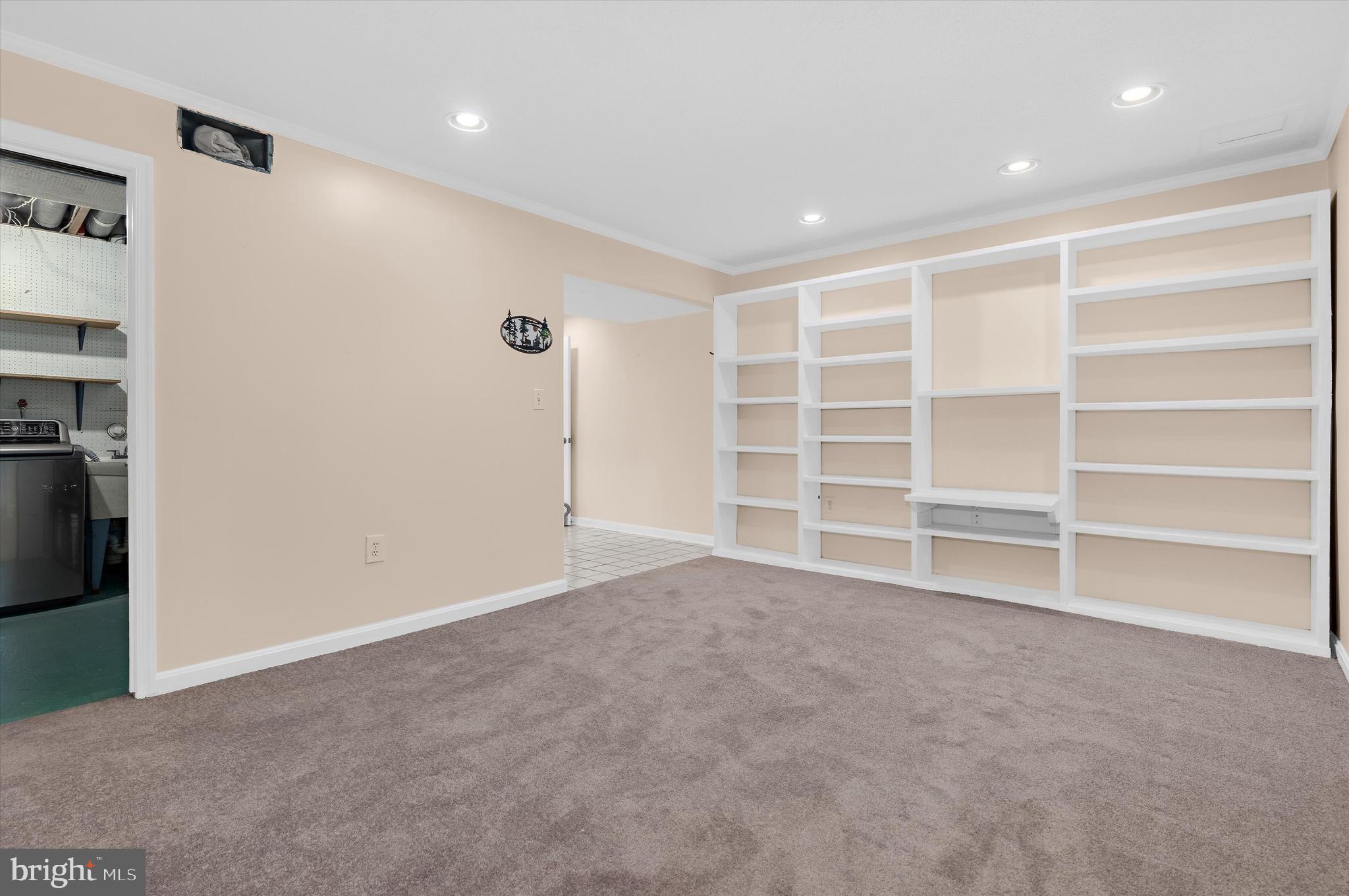 SUMMIT TOWNHOUSES - Residential