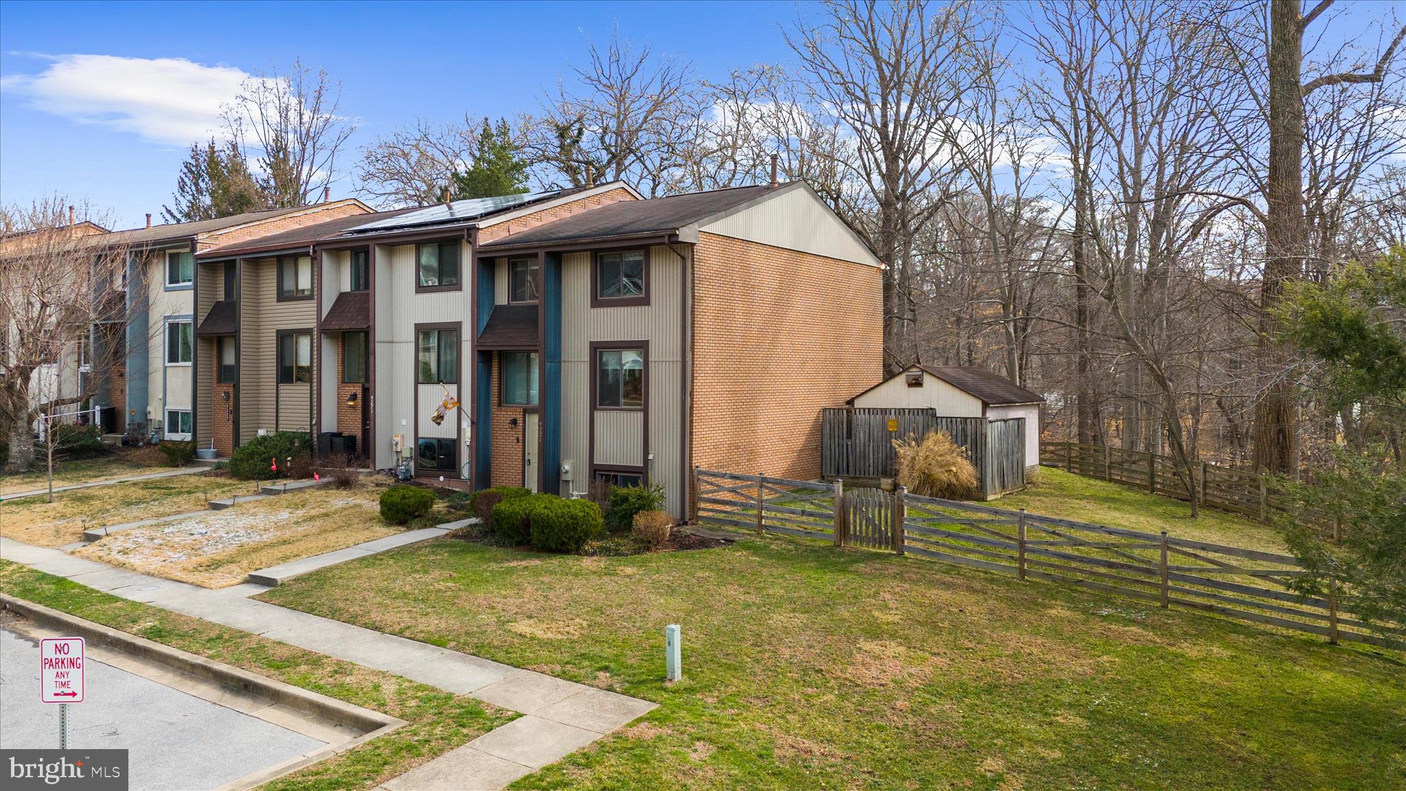 SUMMIT TOWNHOUSES - Residential