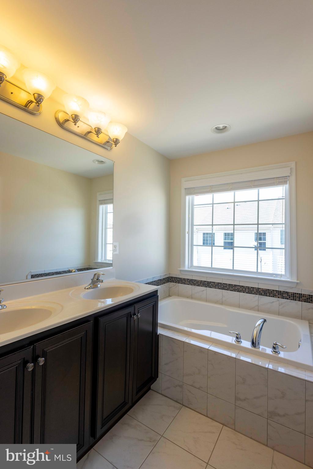 WASHINGTON VILLAGE - Residential Lease