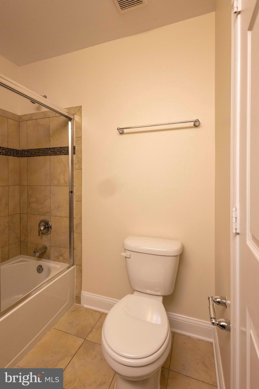 WASHINGTON VILLAGE - Residential Lease