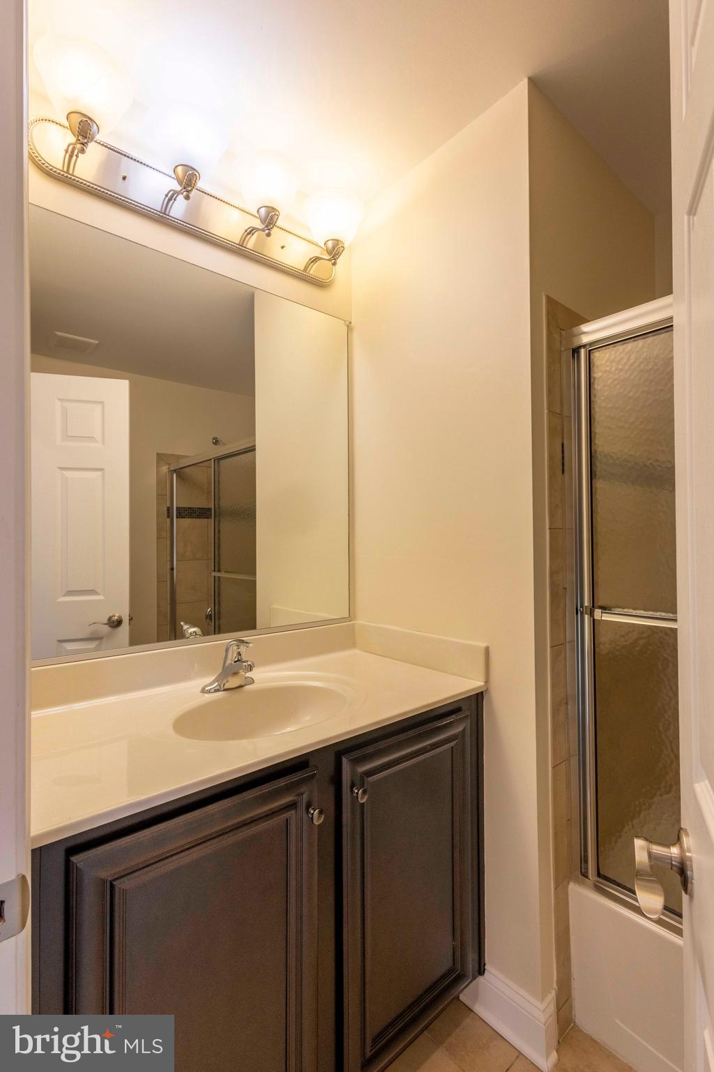 WASHINGTON VILLAGE - Residential Lease