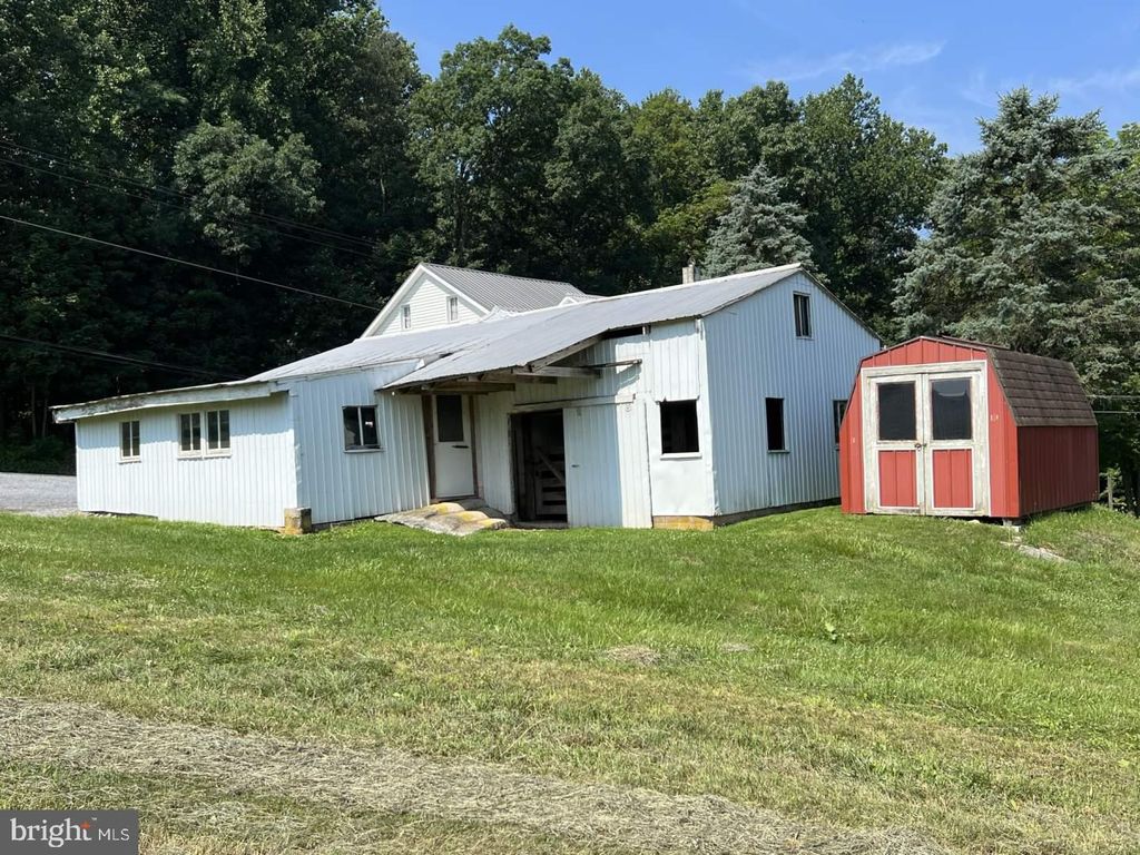 Photo of 716 RED RUN RD, NEW HOLLAND, PA 17557 (MLS # PALA2040132)