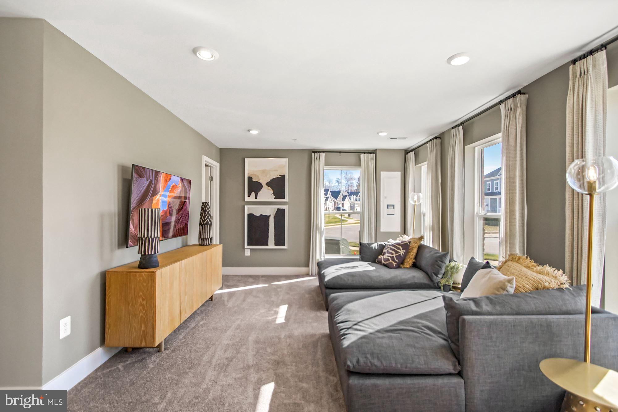 ST. CHARLES - Residential