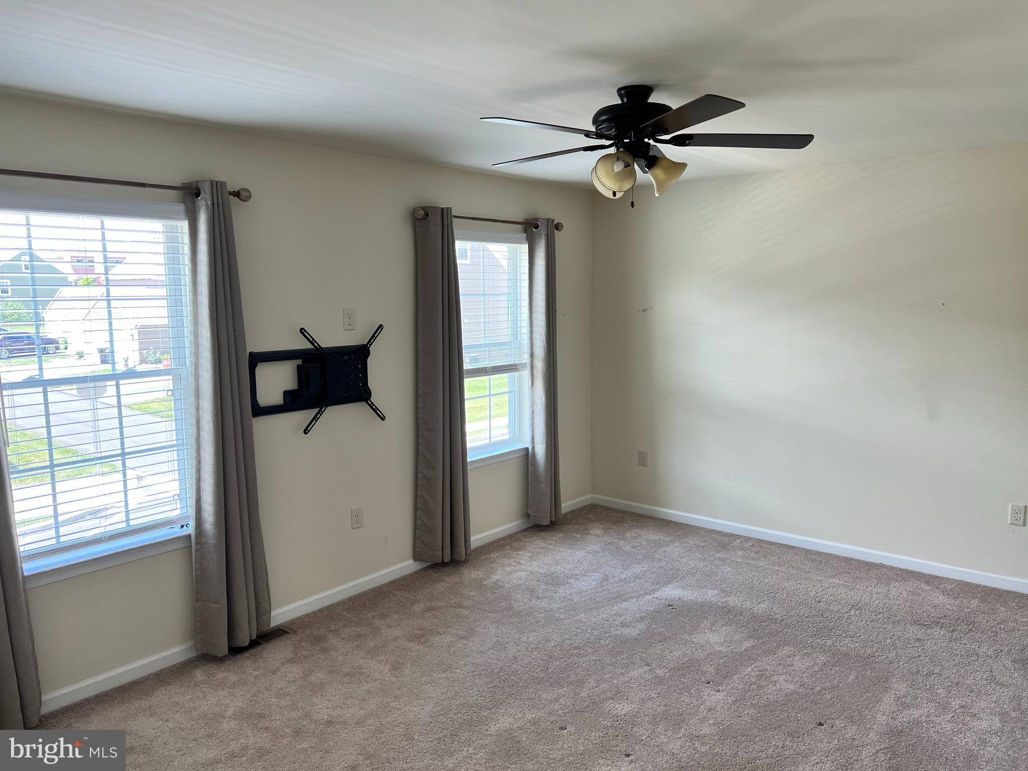 TRAIL SIDE - Residential Lease