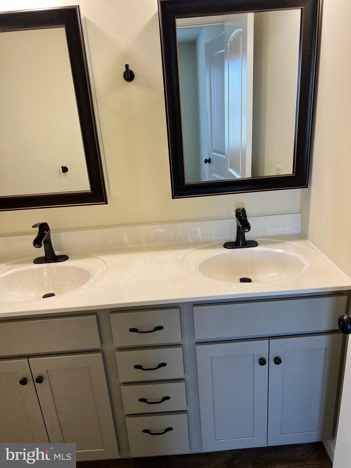 TRAIL SIDE - Residential Lease