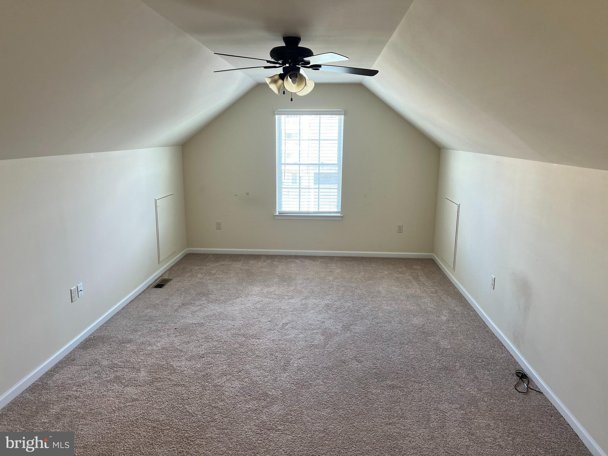 TRAIL SIDE - Residential Lease