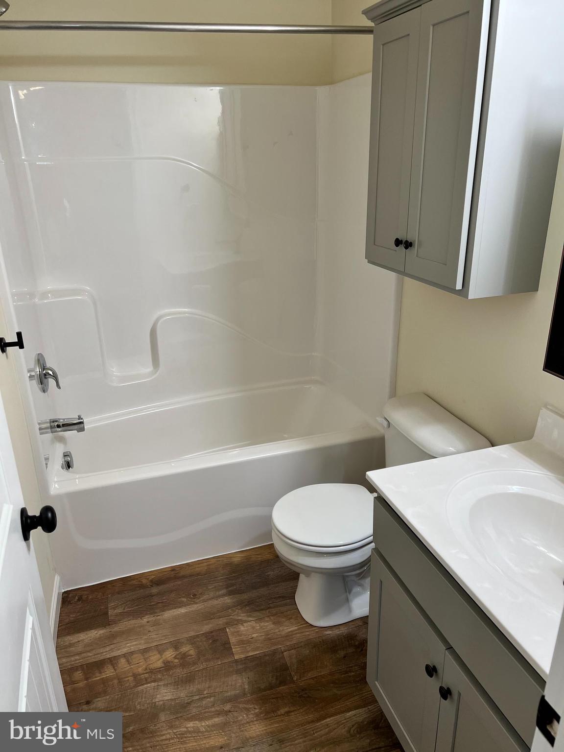 TRAIL SIDE - Residential Lease