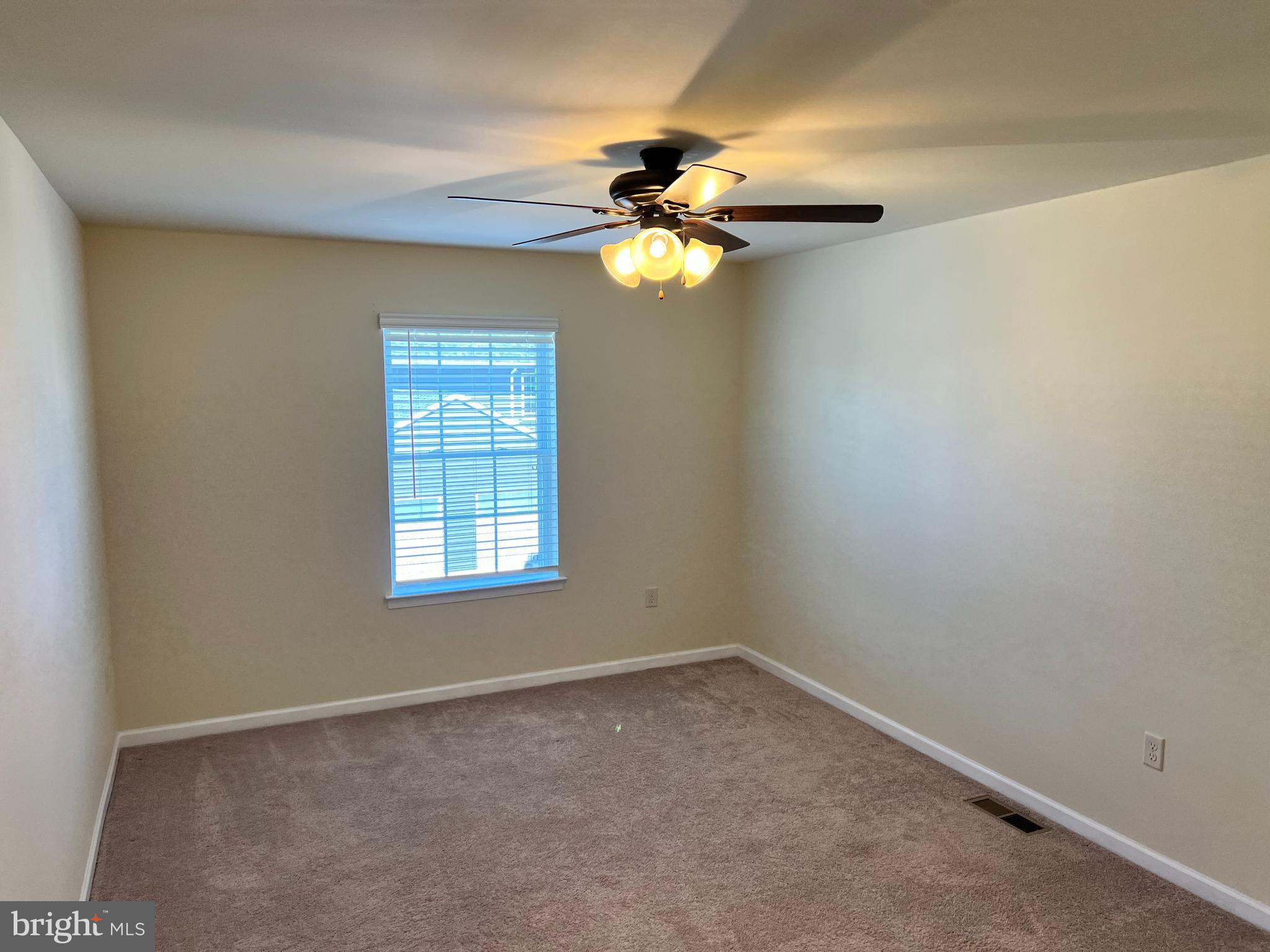 TRAIL SIDE - Residential Lease