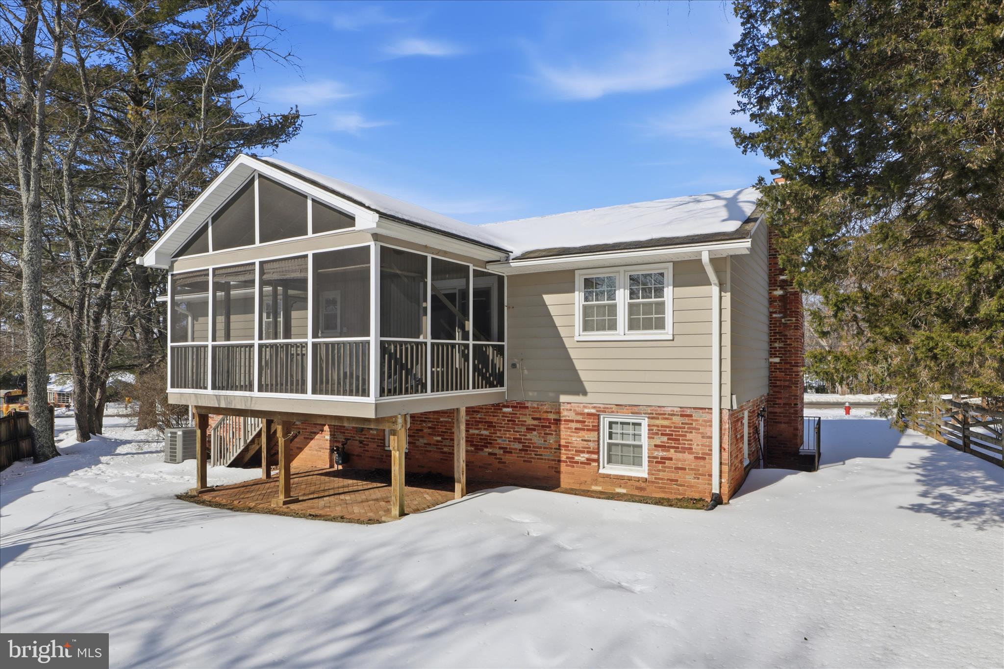 CAMELOT - Residential