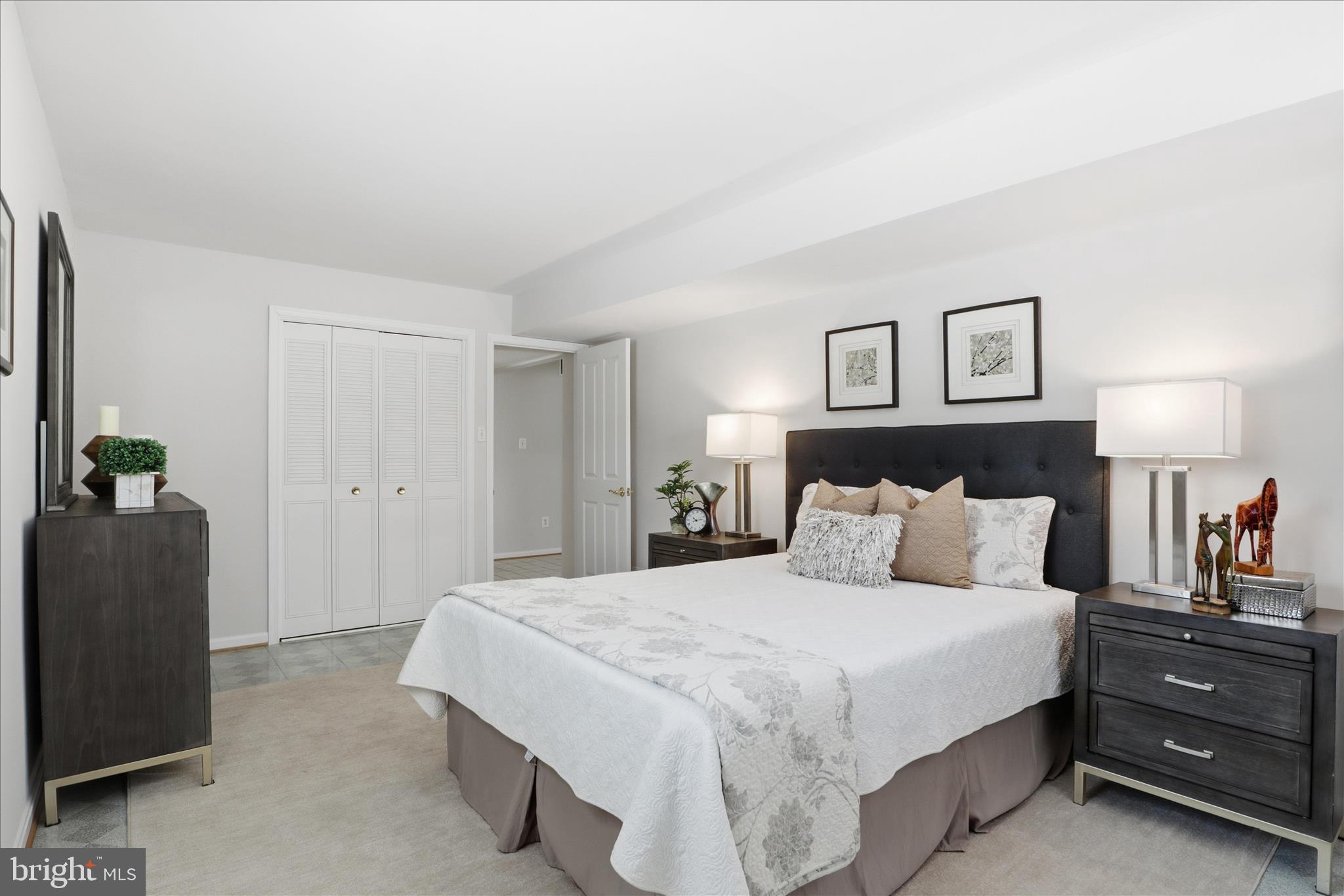 CAMELOT - Residential