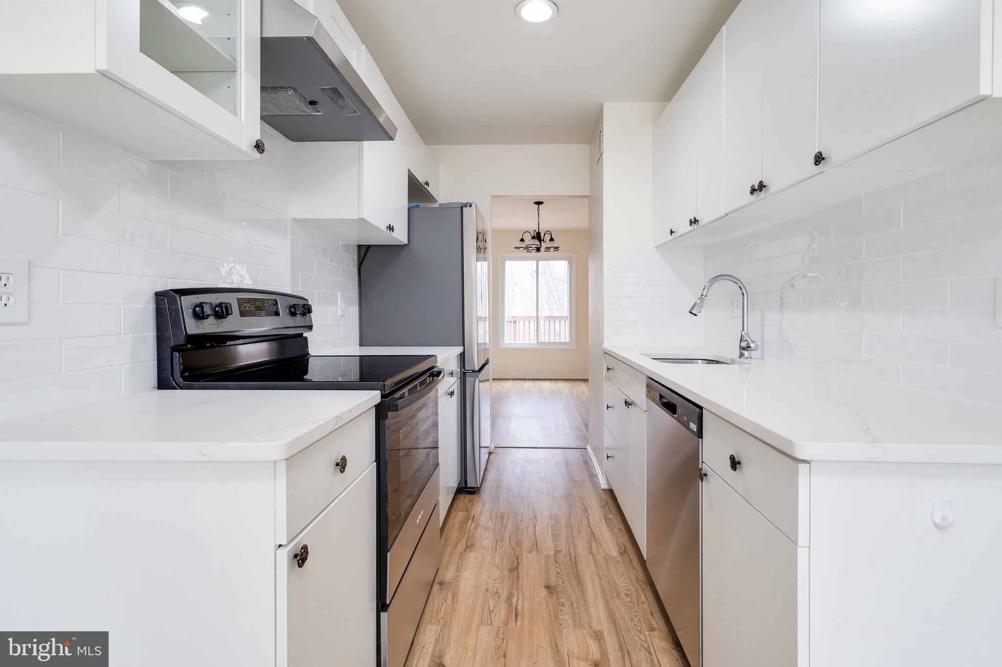 2950 CAMBRIDGE DRIVE