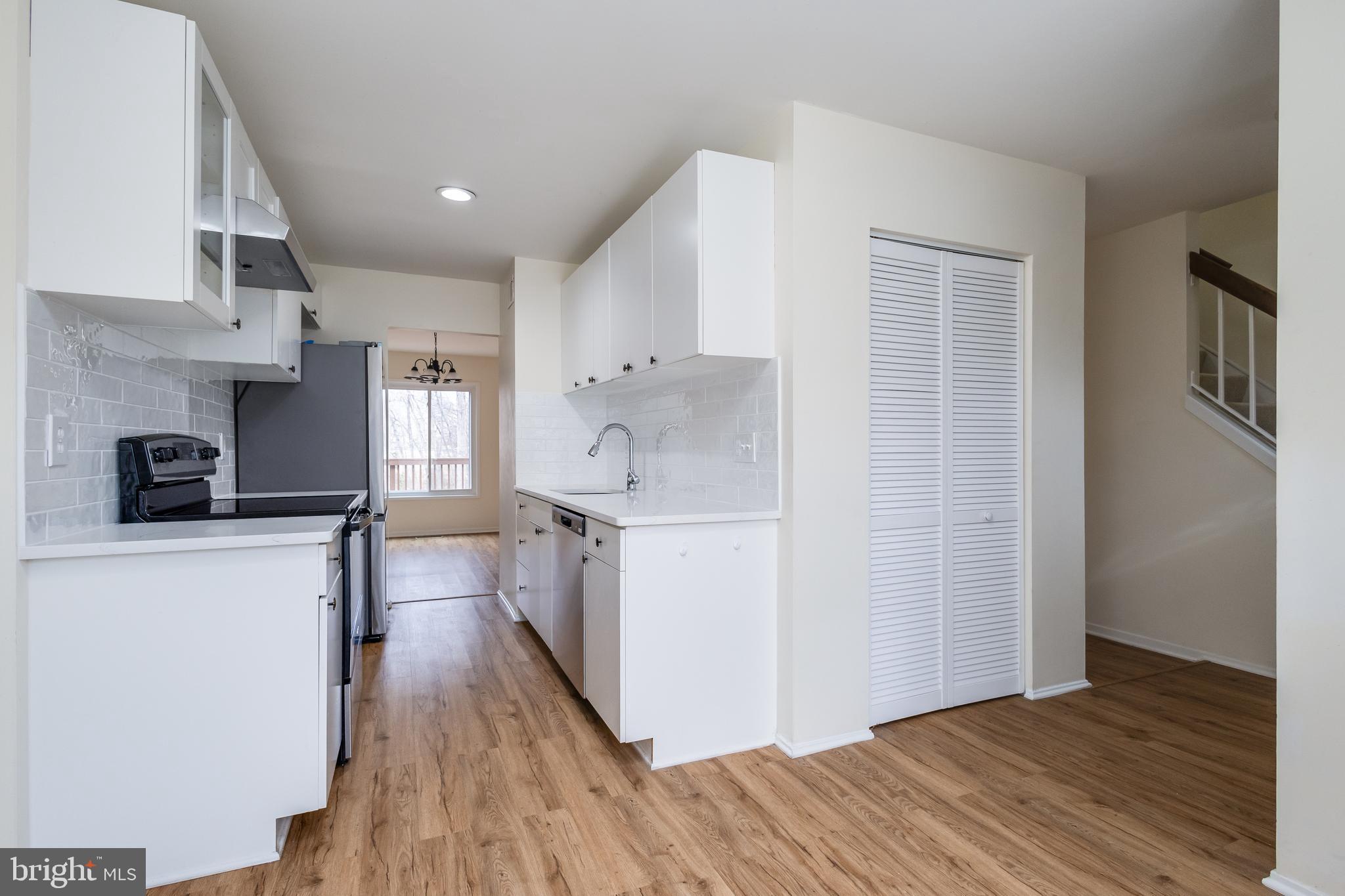 2950 CAMBRIDGE DRIVE