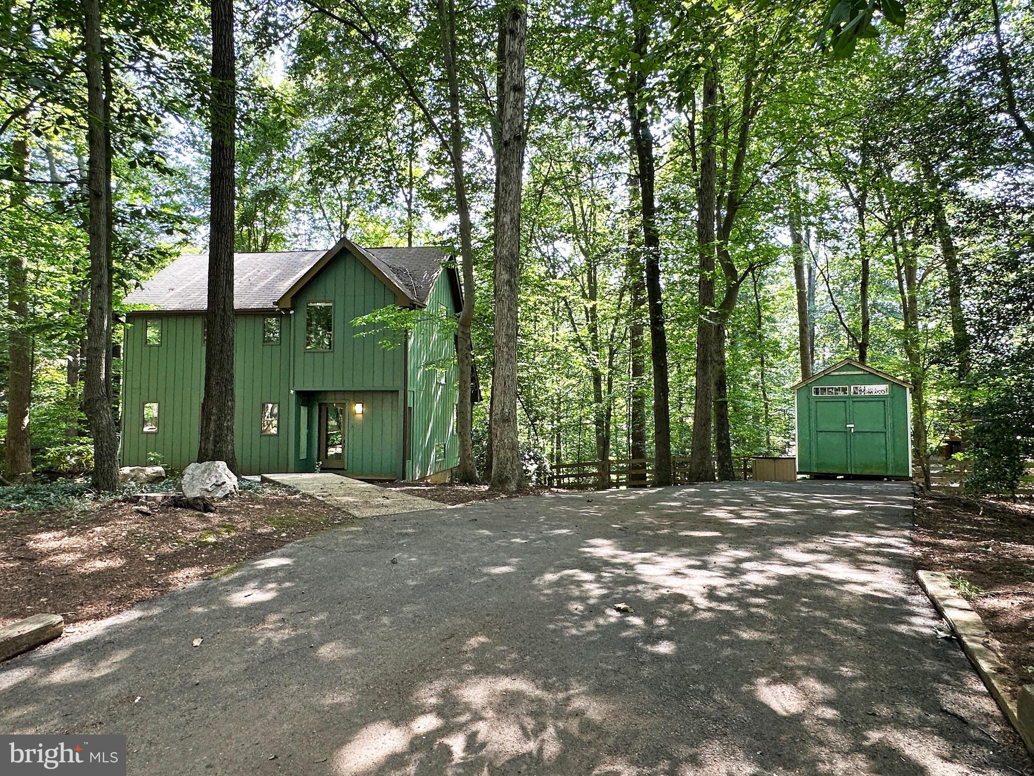 6303 OCCOQUAN FOREST DRIVE