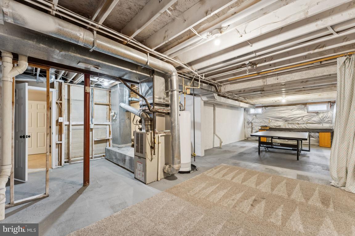 WEST LAUREL ACRES - Residential