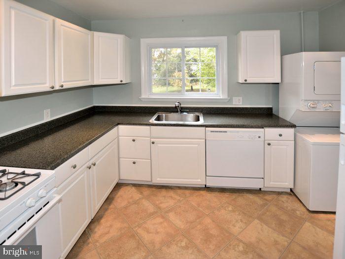 PARKFAIRFAX - Residential Lease