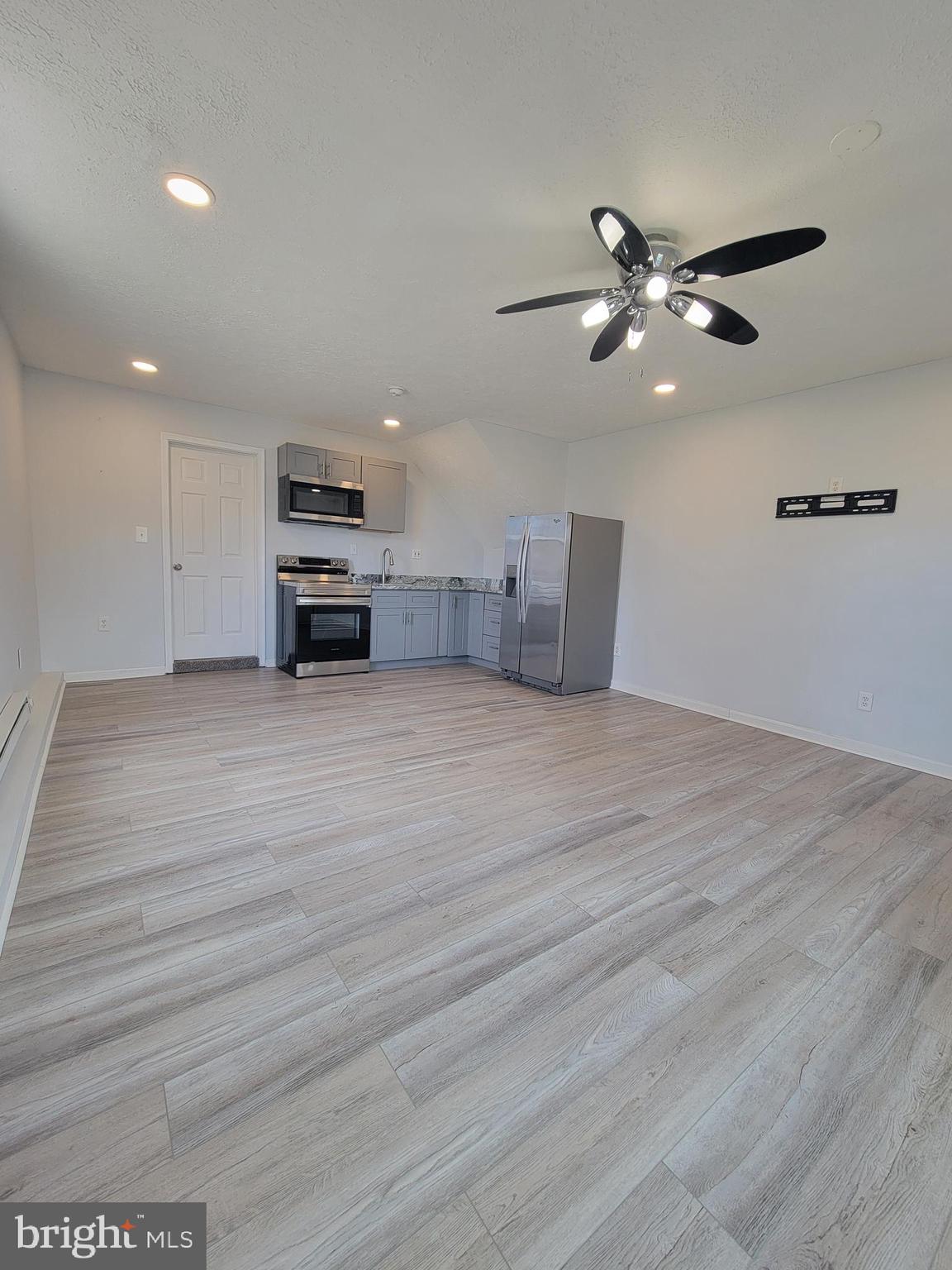 SPARROWS POINT MANOR - Residential