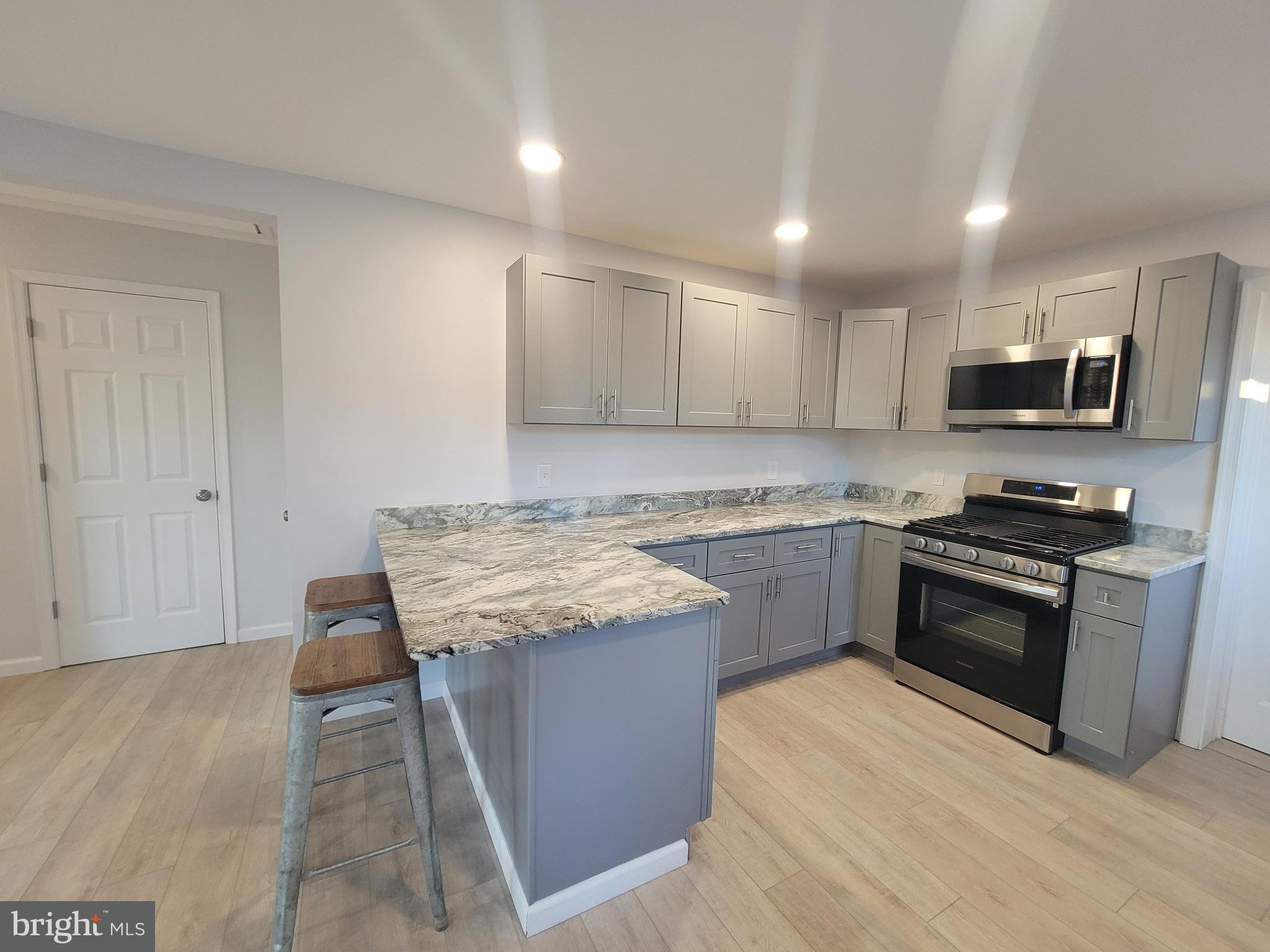 SPARROWS POINT MANOR - Residential