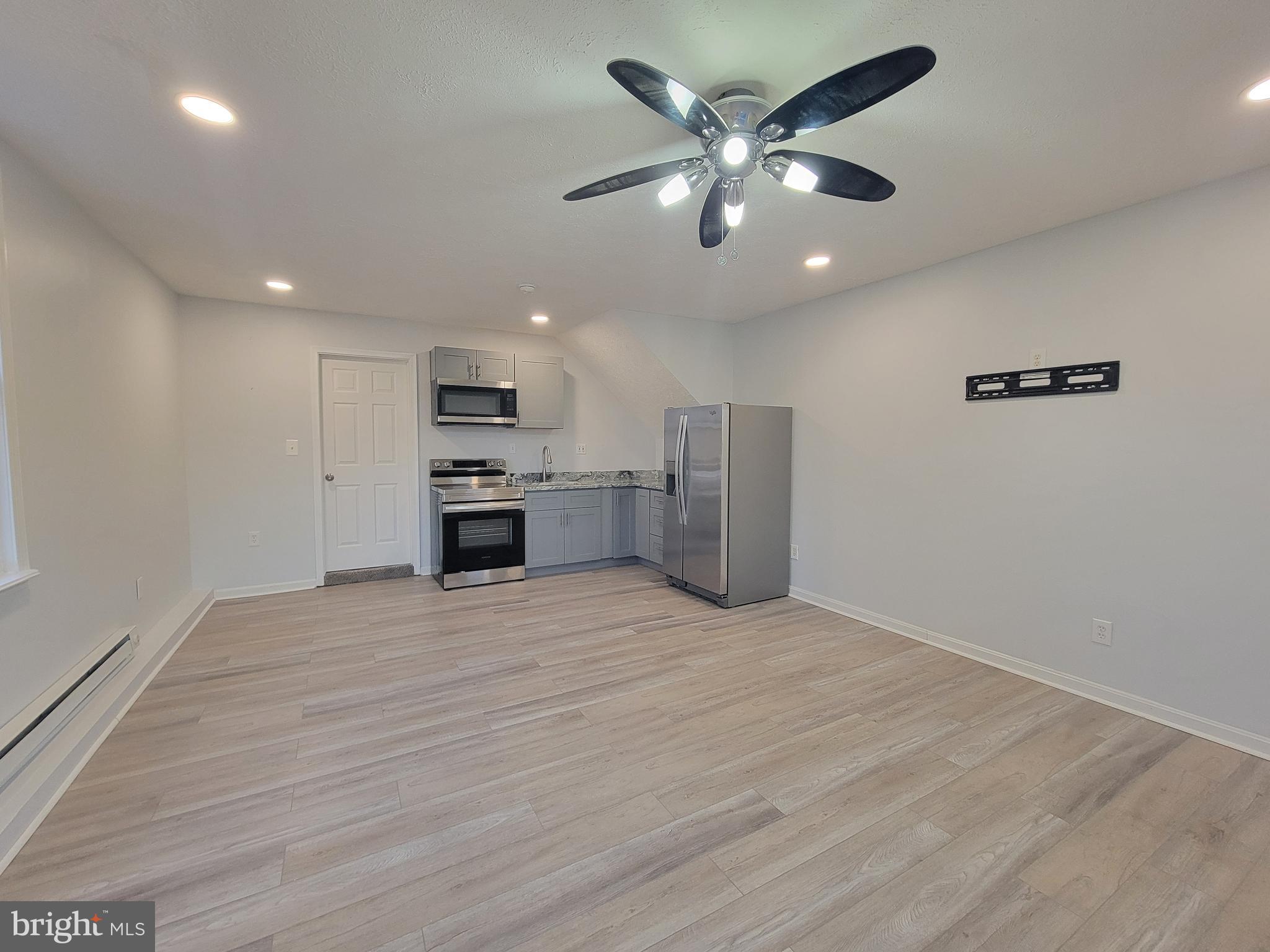 SPARROWS POINT MANOR - Residential