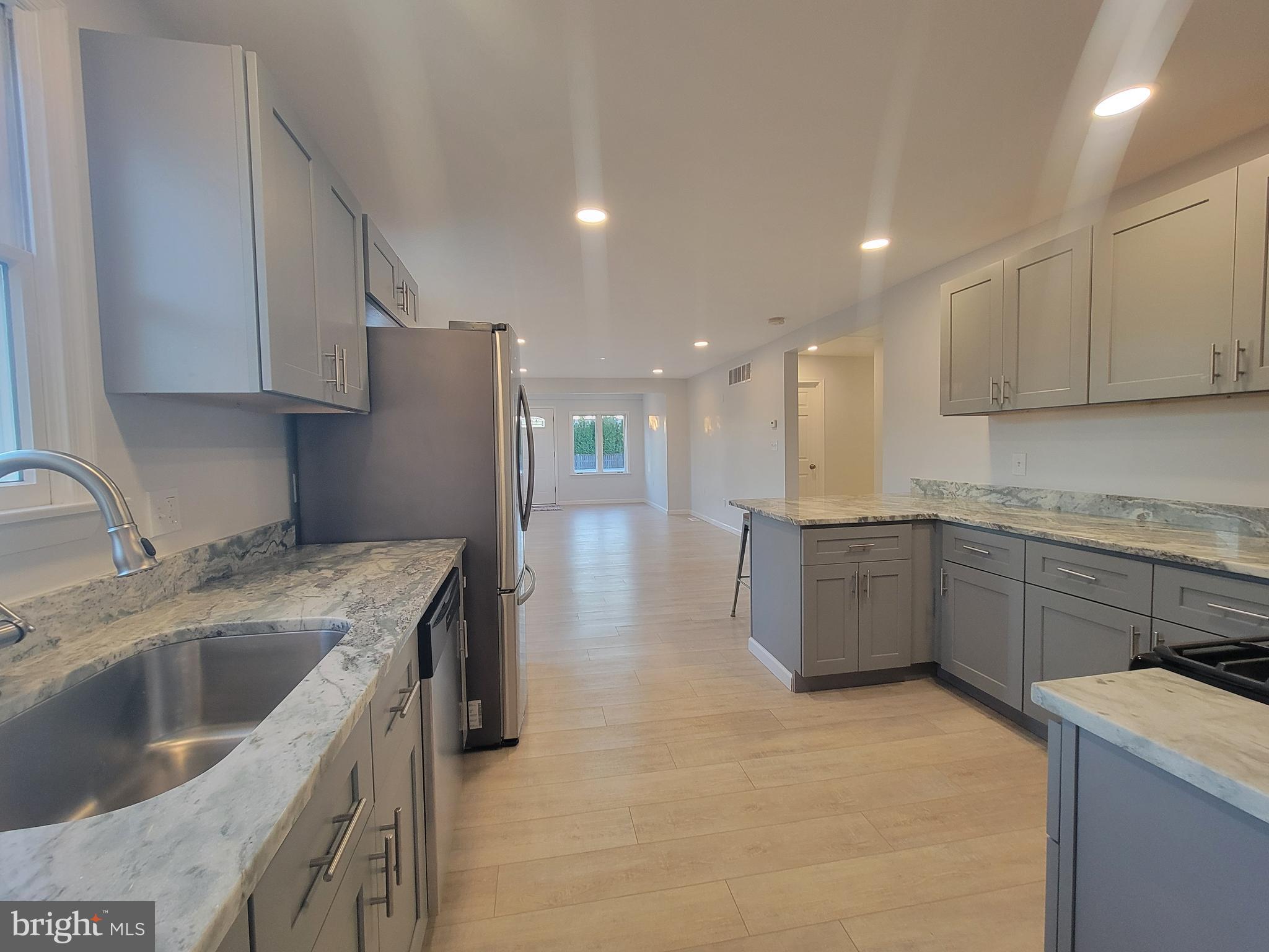 SPARROWS POINT MANOR - Residential