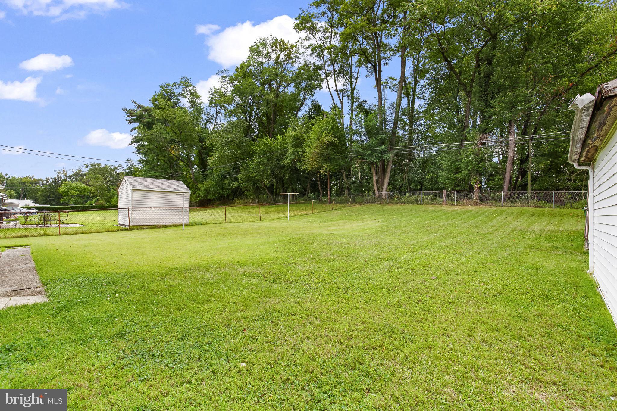 CAMPFIELD GARDENS - Residential