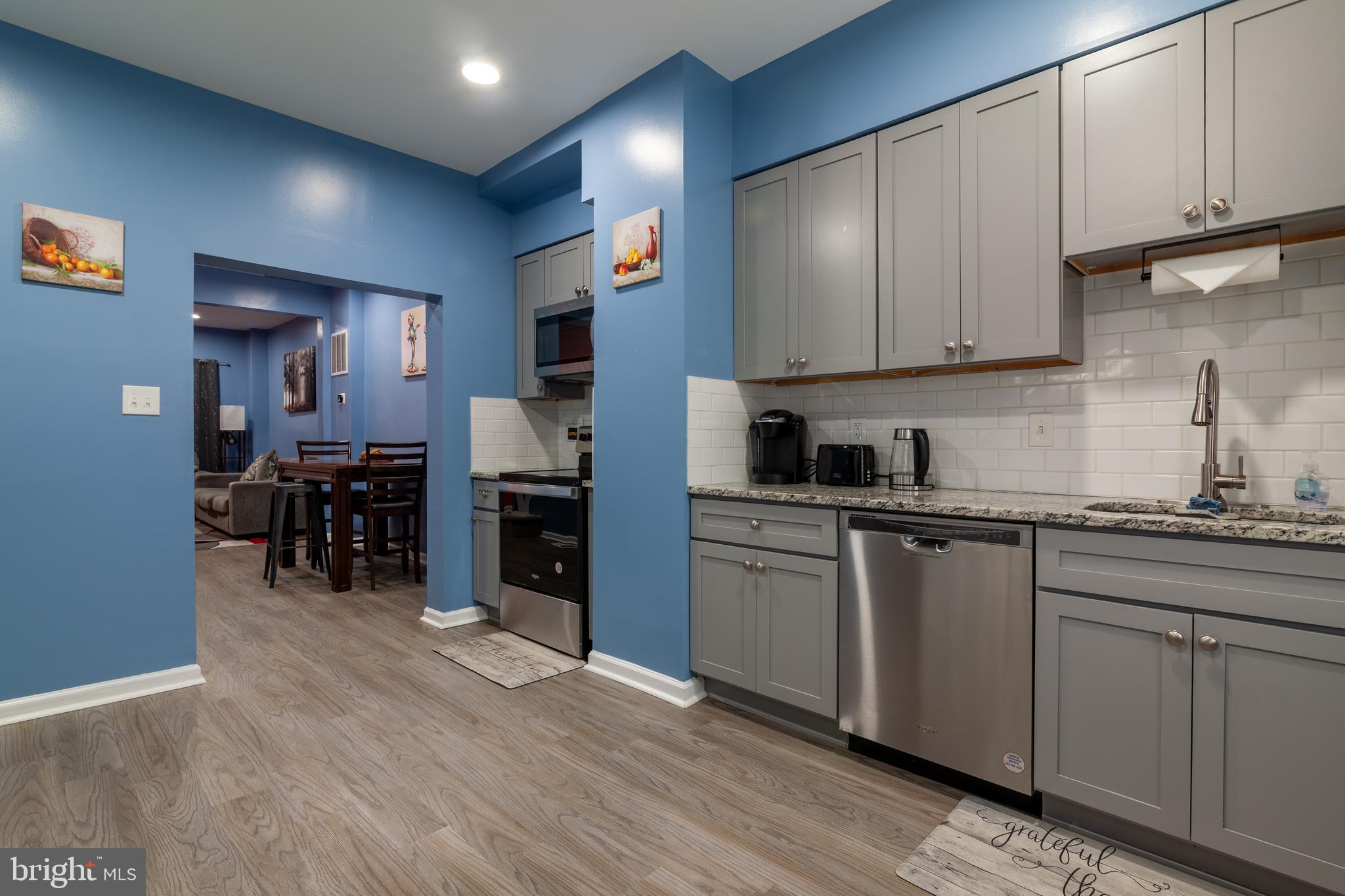 ELLWOOD PARK - Residential