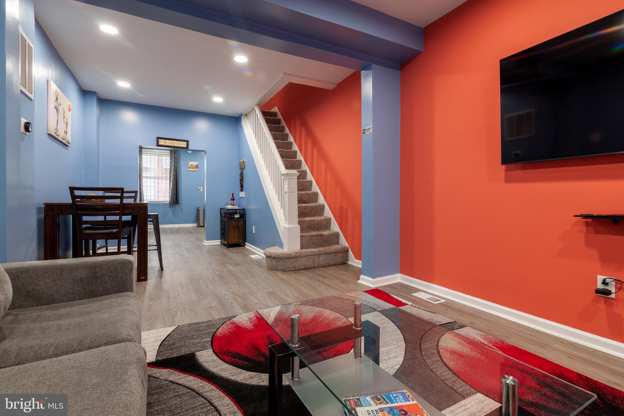 ELLWOOD PARK - Residential