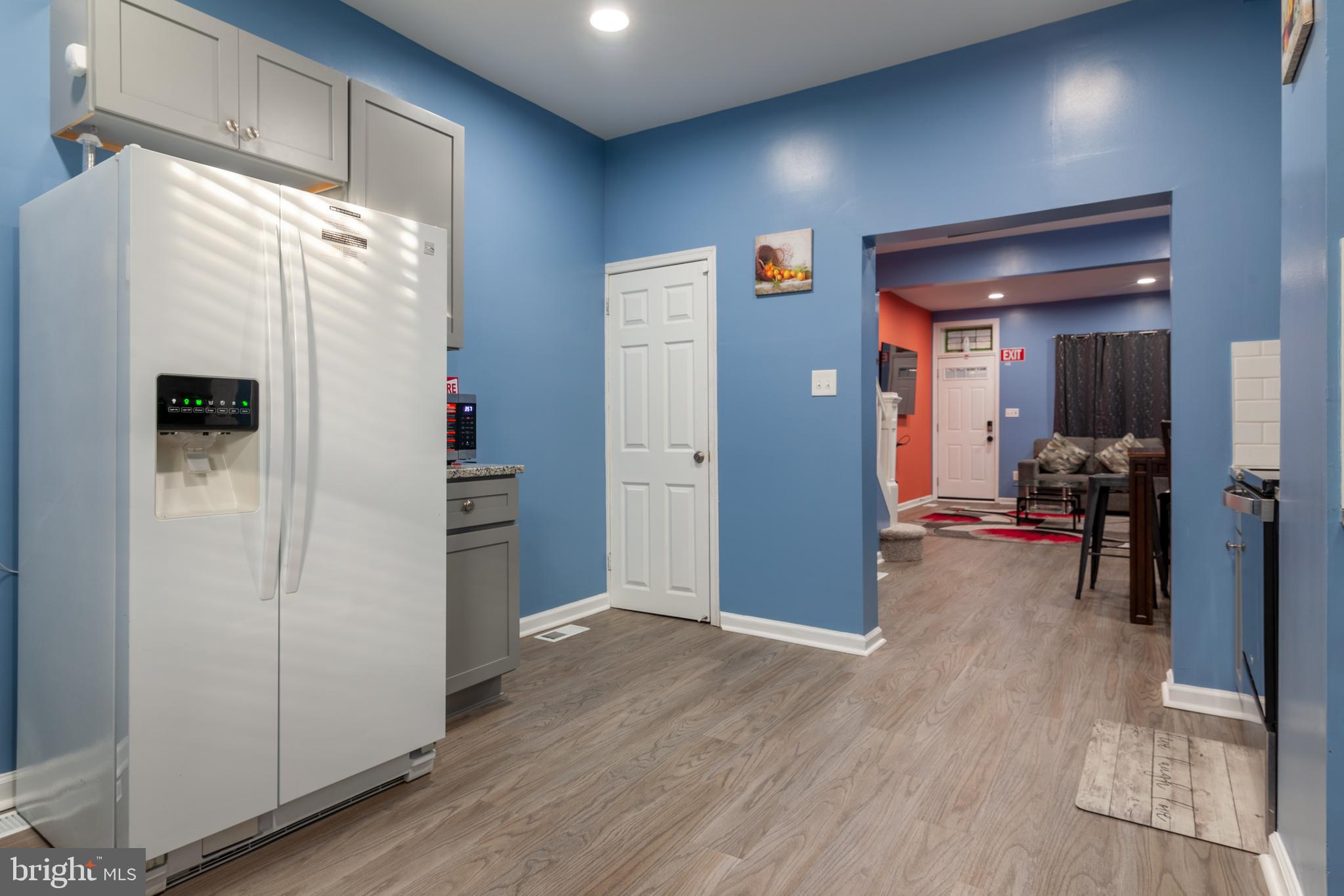 ELLWOOD PARK - Residential