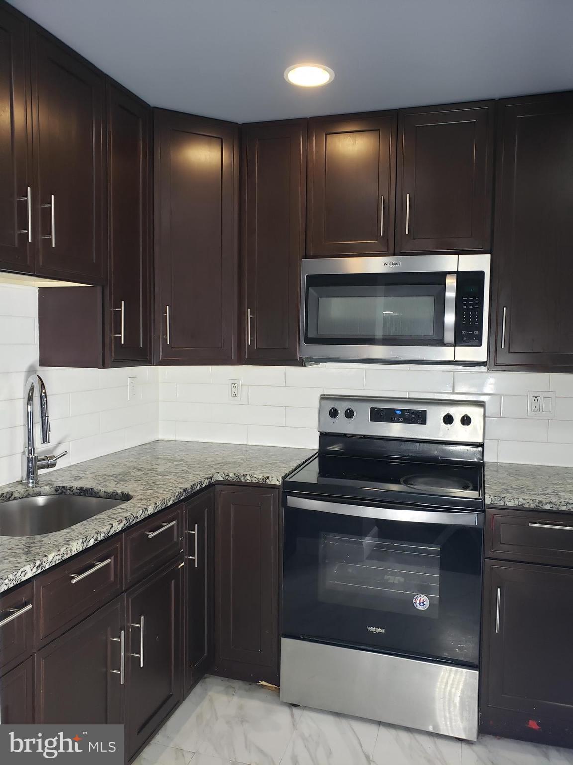 Lease Terms: ALL SHOWING REQUIRED POTENTIAL TENANT TO ANSWER PRE-SCREENING QUESTIONS FIRST, NO EXCEPTION! Please contact Lister first for appointment bookings. Lease Terms: Security deposit, first month, and last month due at, or prior to, lease signing. Other terms, $39 application fee per applicant(nonrefundable). Pets are conditional on owner's approval and required a nonrefundable pet security deposit ($100) and require monthly pet rent ($50), if accepted. Tenants responsible for: all utilities. Listing Agent must be present for all Showings.