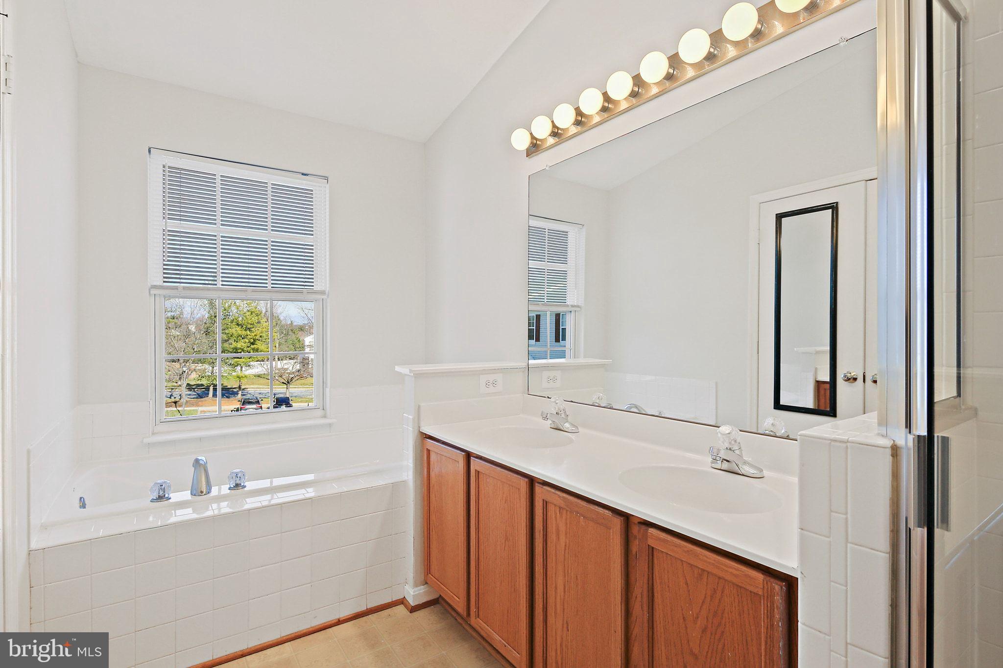 WELLINGTON TRACE - Residential Lease