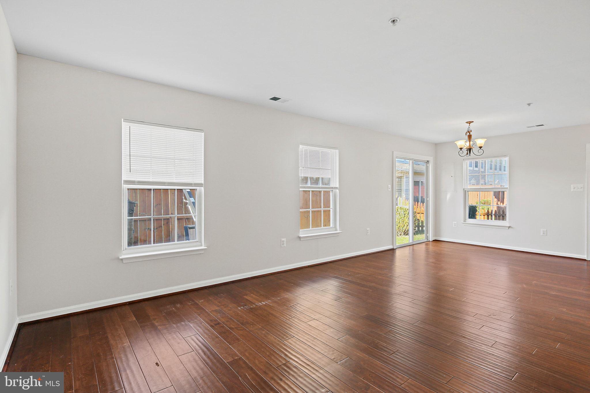 WELLINGTON TRACE - Residential Lease