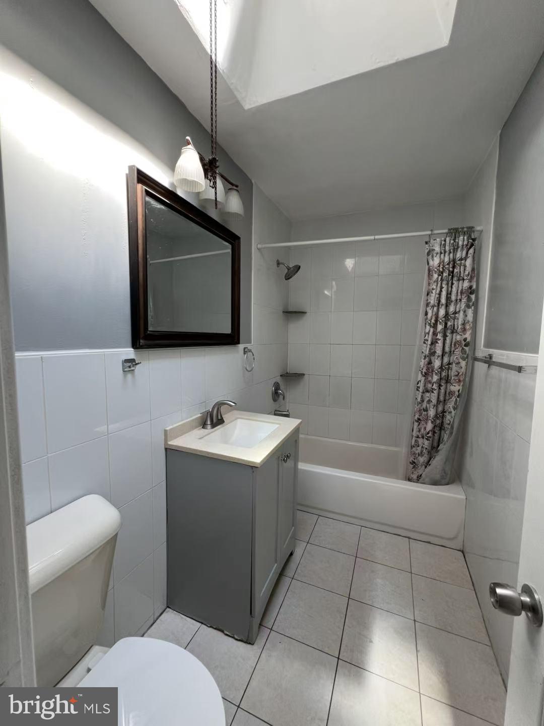 OXFORD CIRCLE - Residential