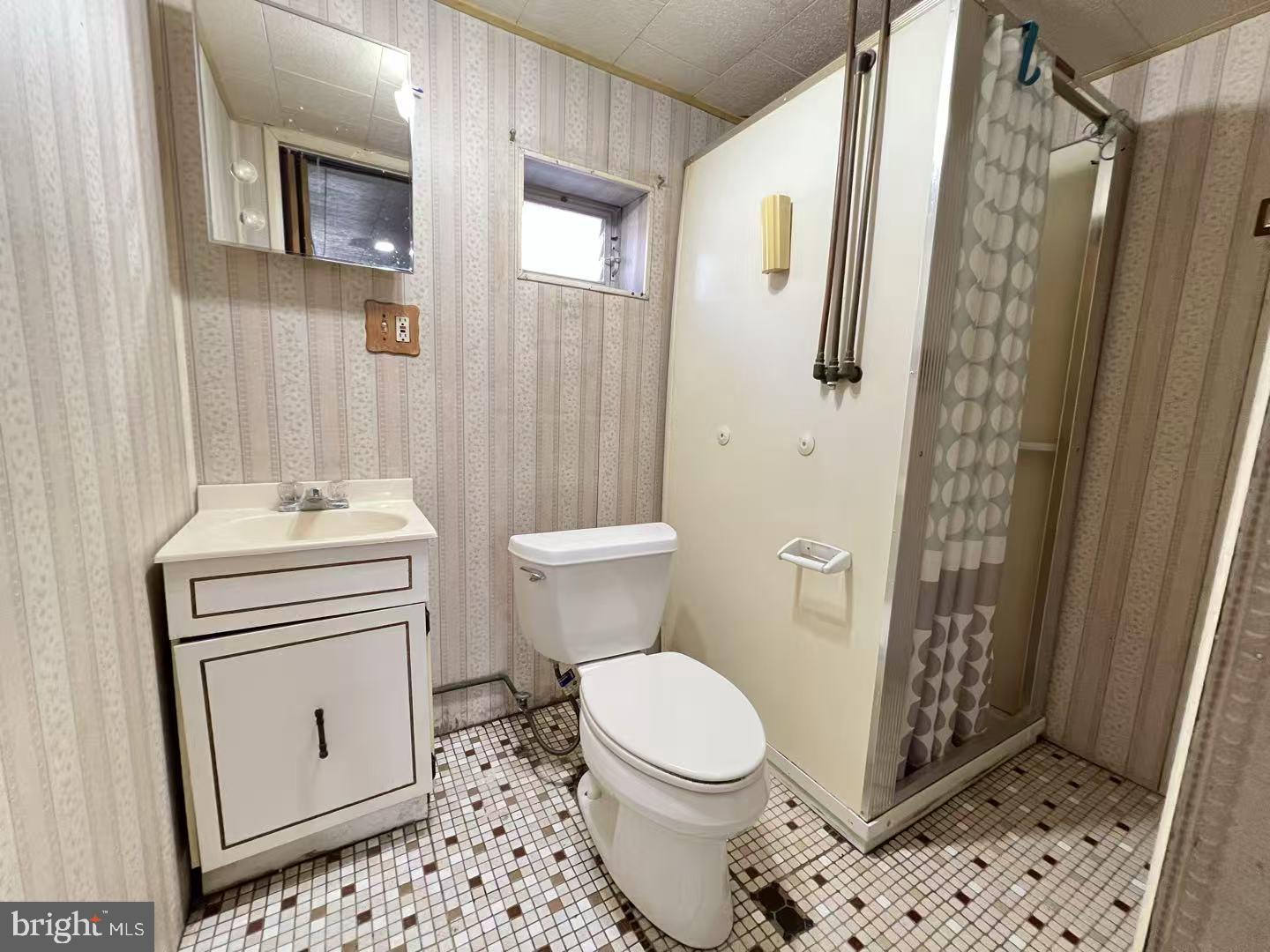 OXFORD CIRCLE - Residential