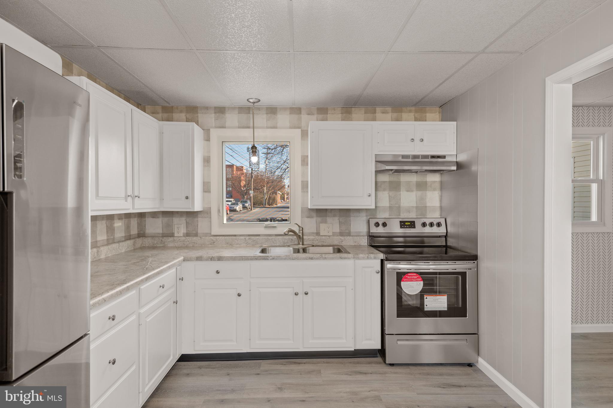 422 CORRIDOR - Residential