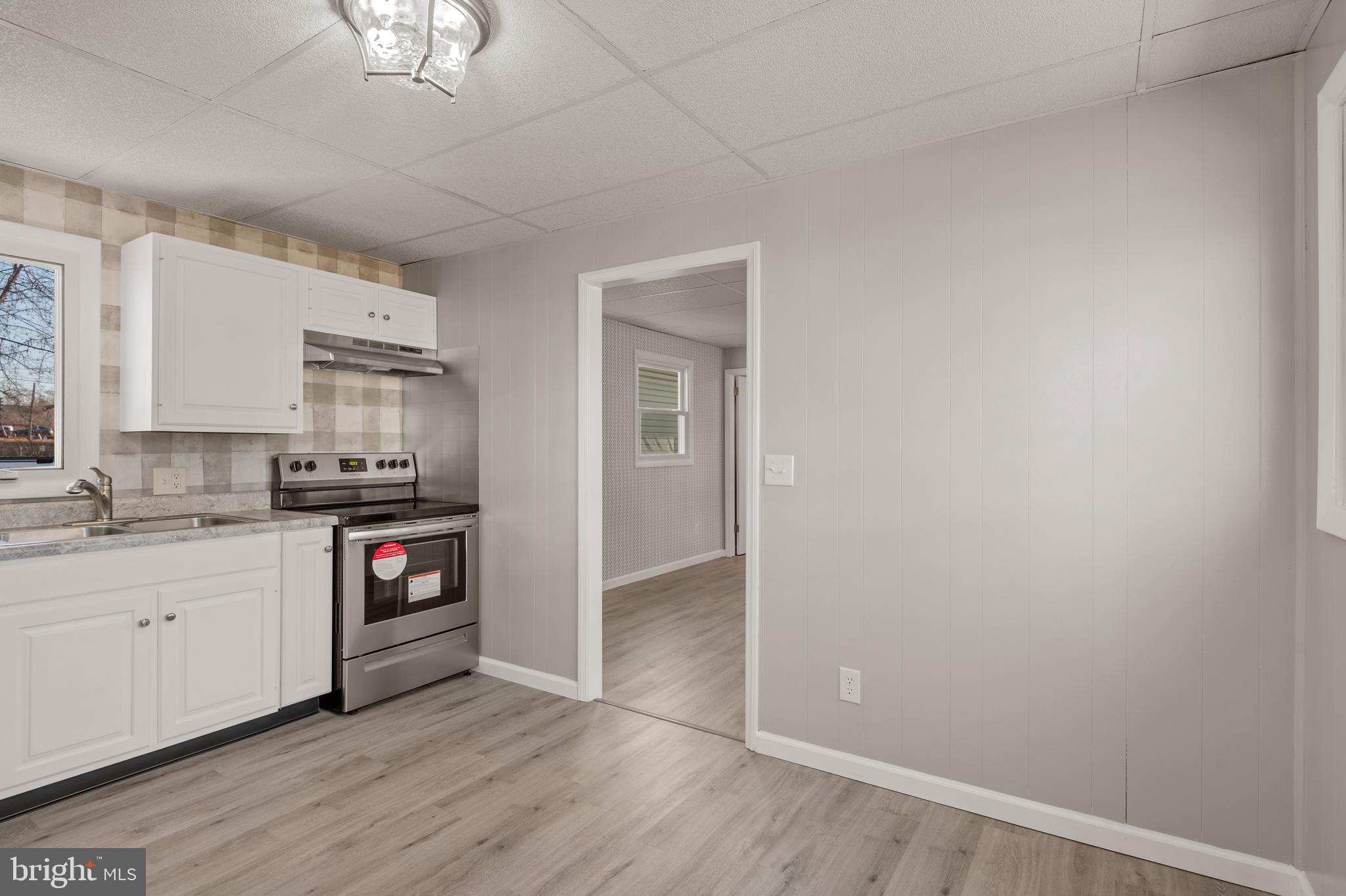 422 CORRIDOR - Residential