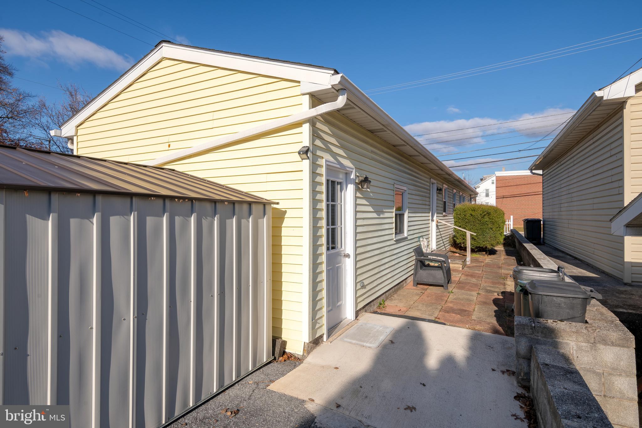 422 CORRIDOR - Residential