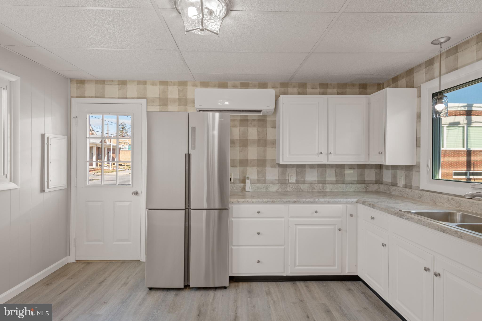 422 CORRIDOR - Residential