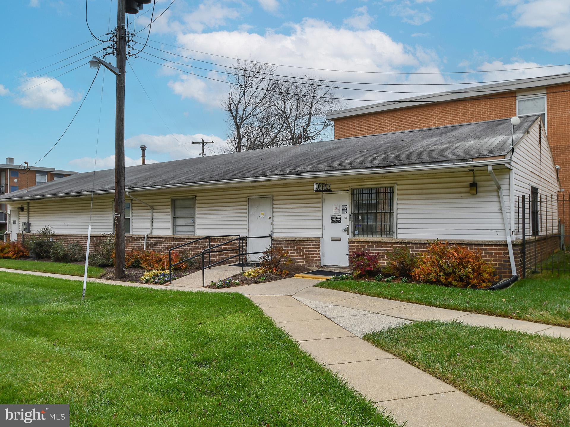 MARLOW TOWERS CONDOMINIUMS - Residential Lease