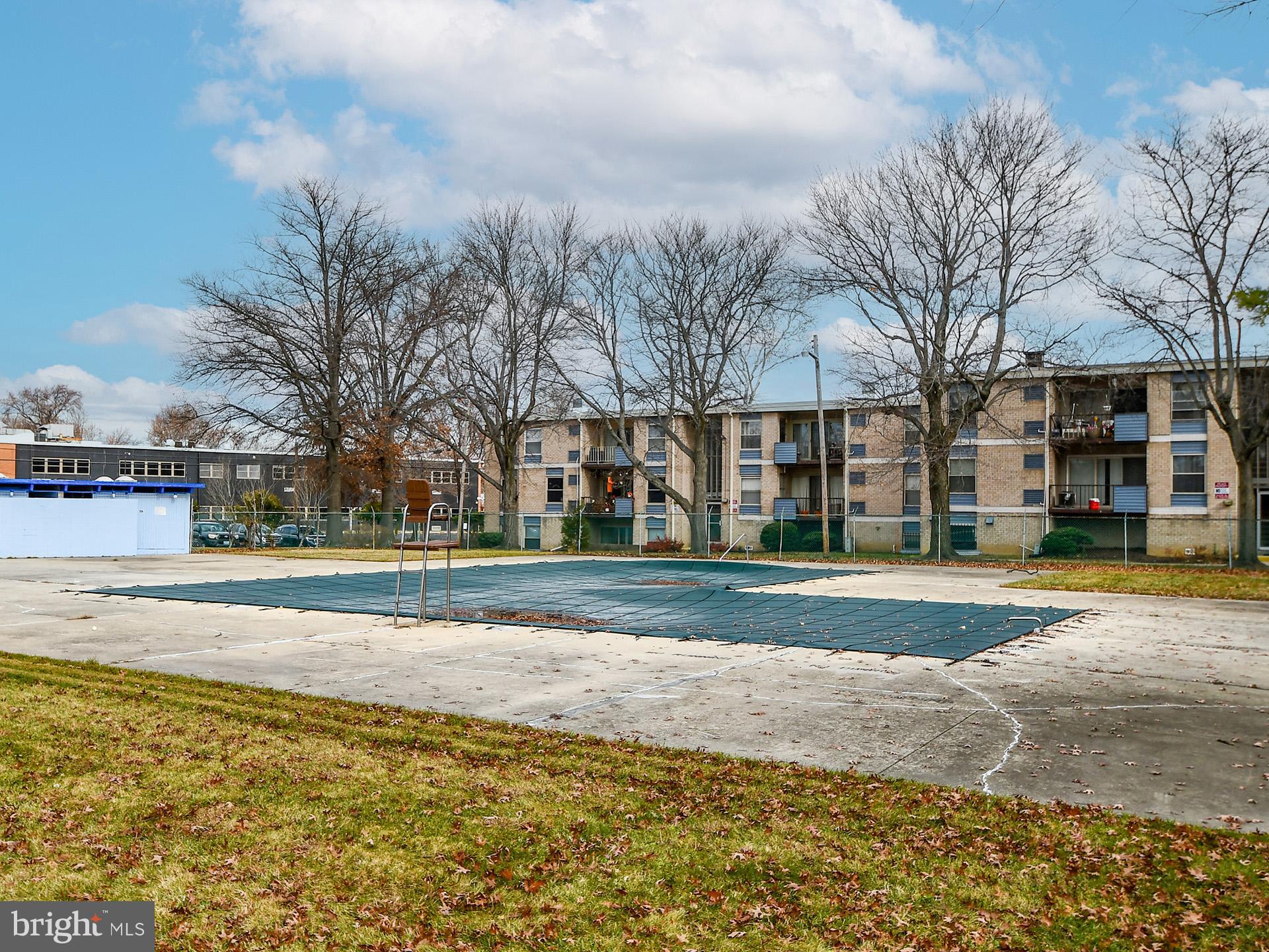 MARLOW TOWERS CONDOMINIUMS - Residential Lease