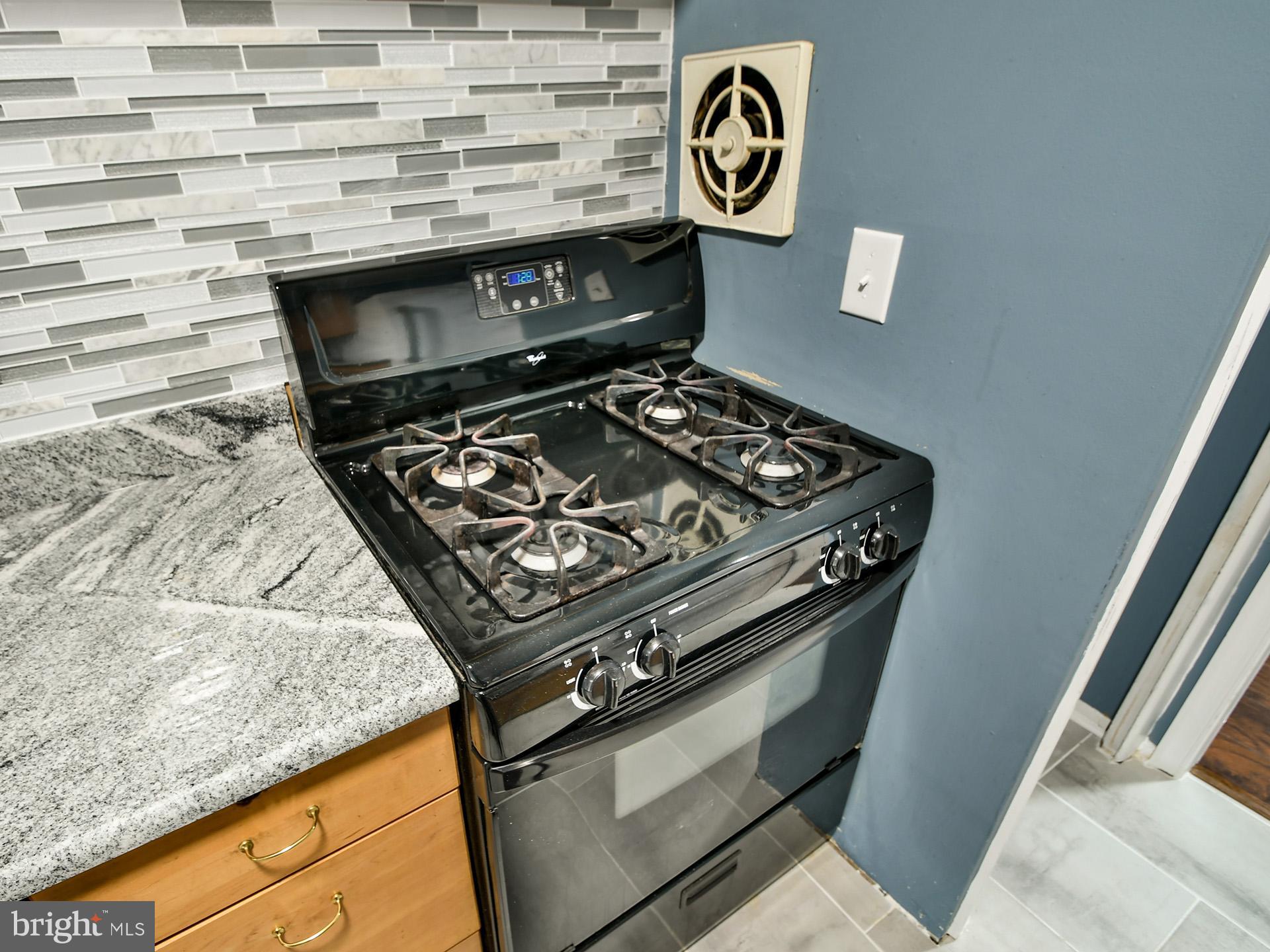 MARLOW TOWERS CONDOMINIUMS - Residential Lease