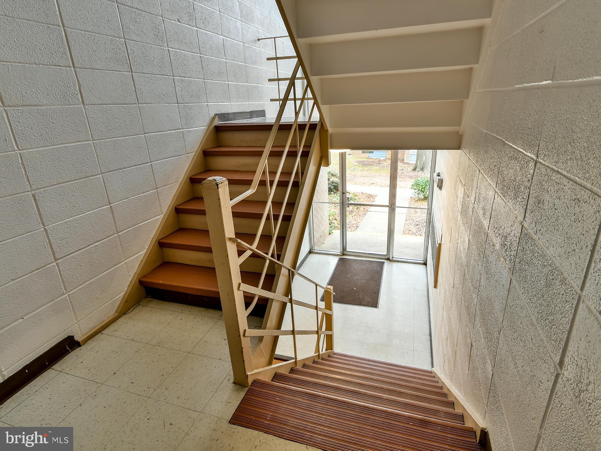 MARLOW TOWERS CONDOMINIUMS - Residential Lease