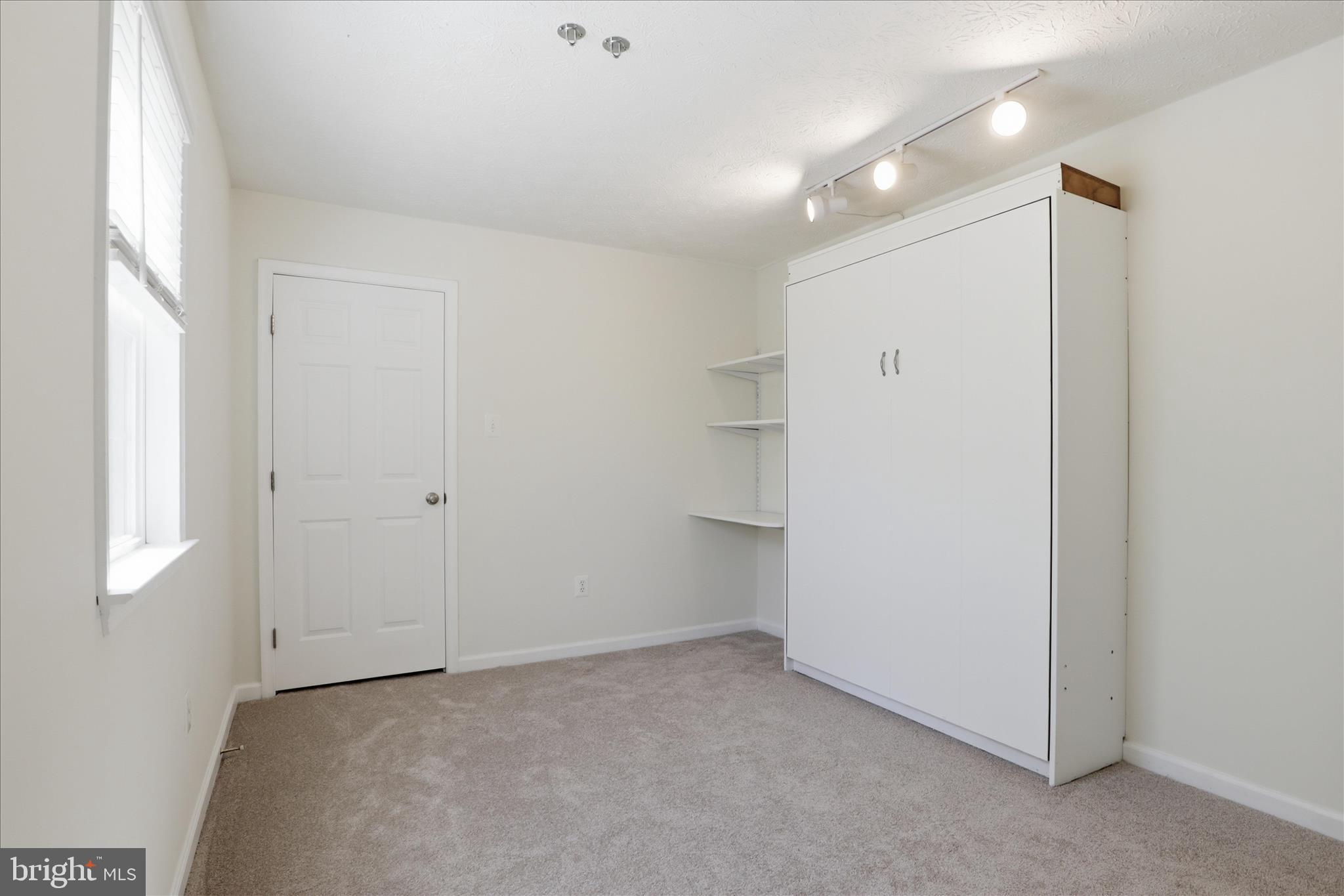 WILLIAMS KNOLL - Residential