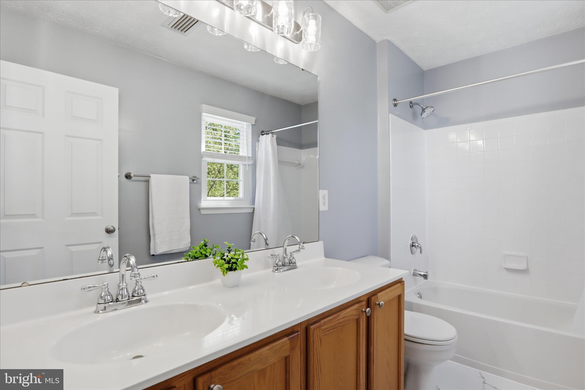 WILLIAMS KNOLL - Residential