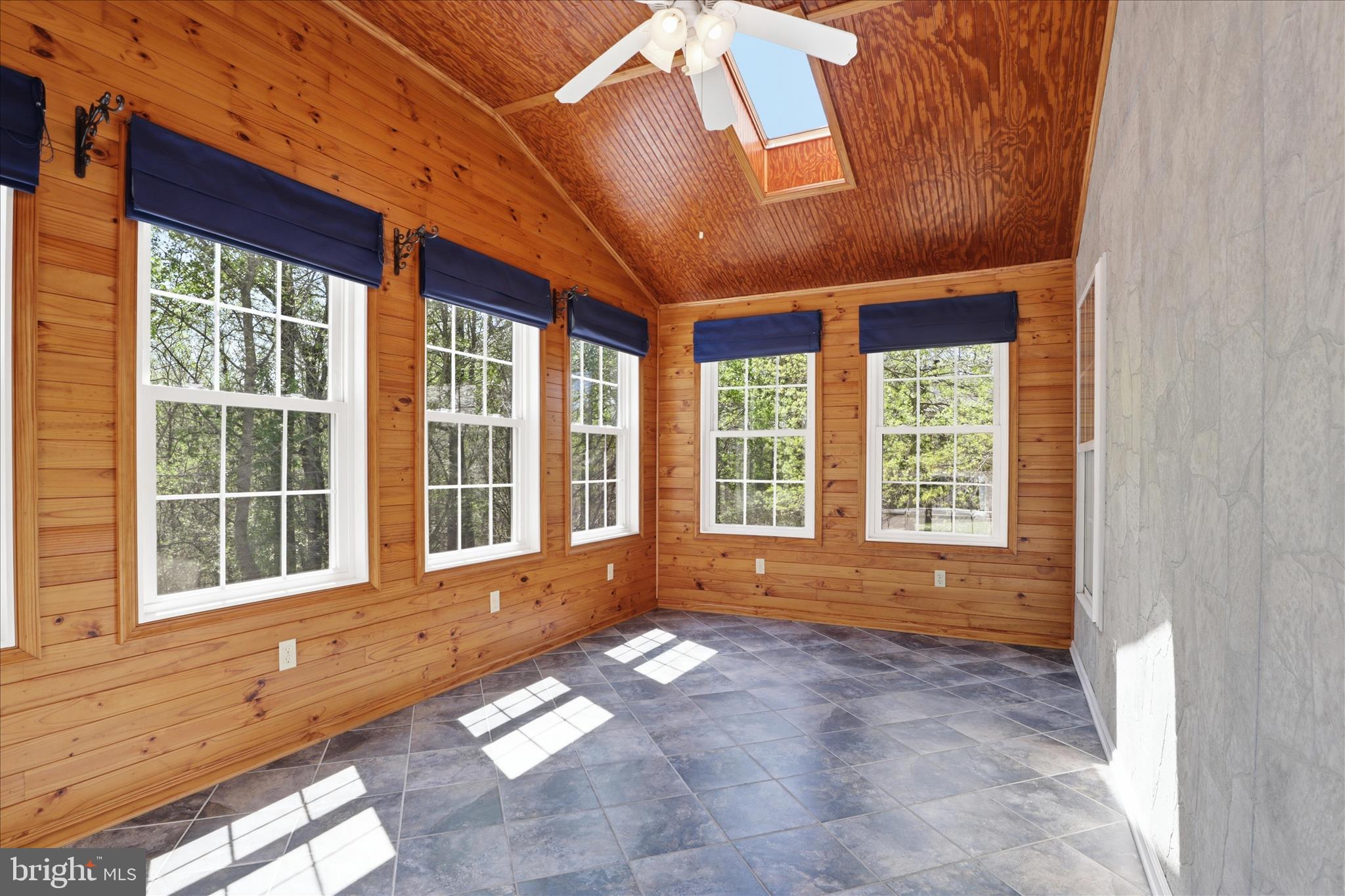 WILLIAMS KNOLL - Residential