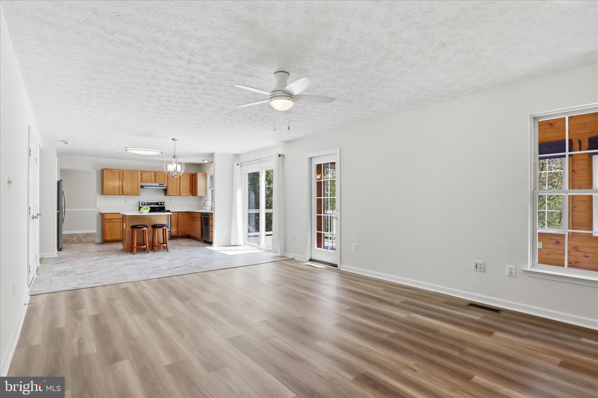 WILLIAMS KNOLL - Residential