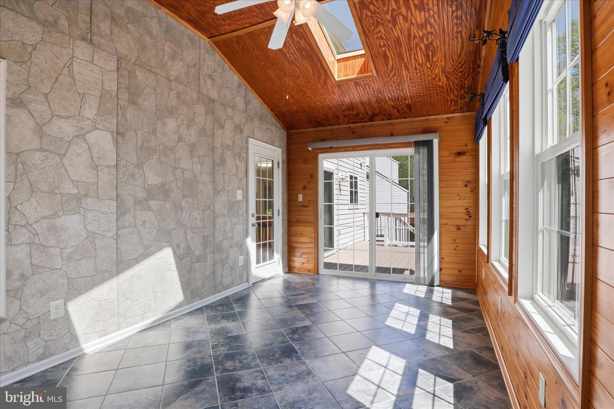 WILLIAMS KNOLL - Residential