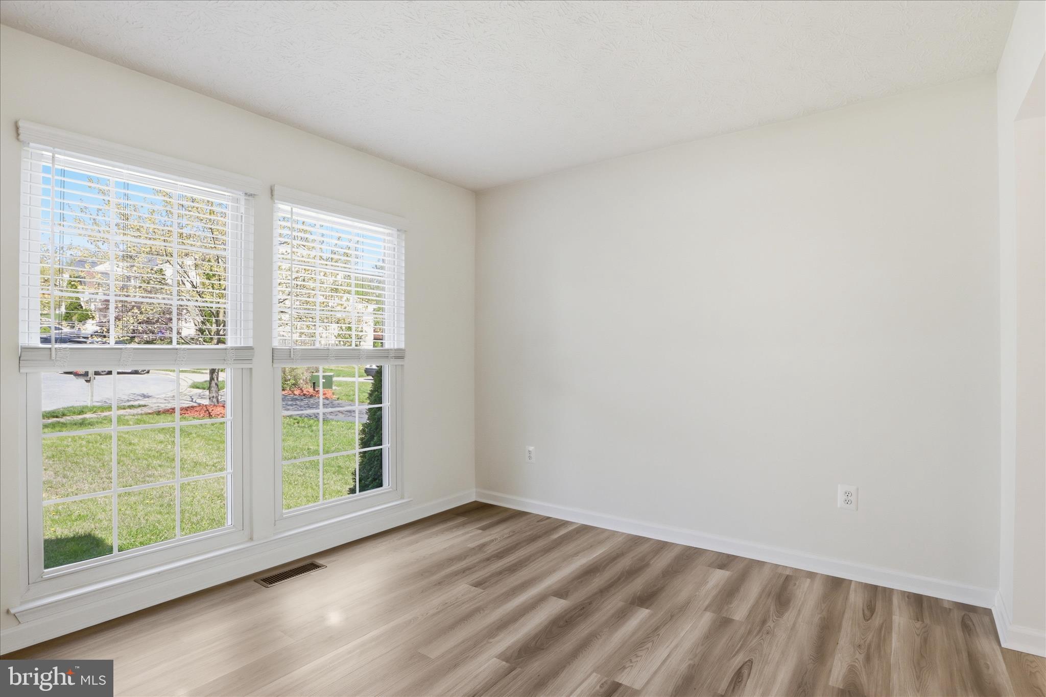 WILLIAMS KNOLL - Residential