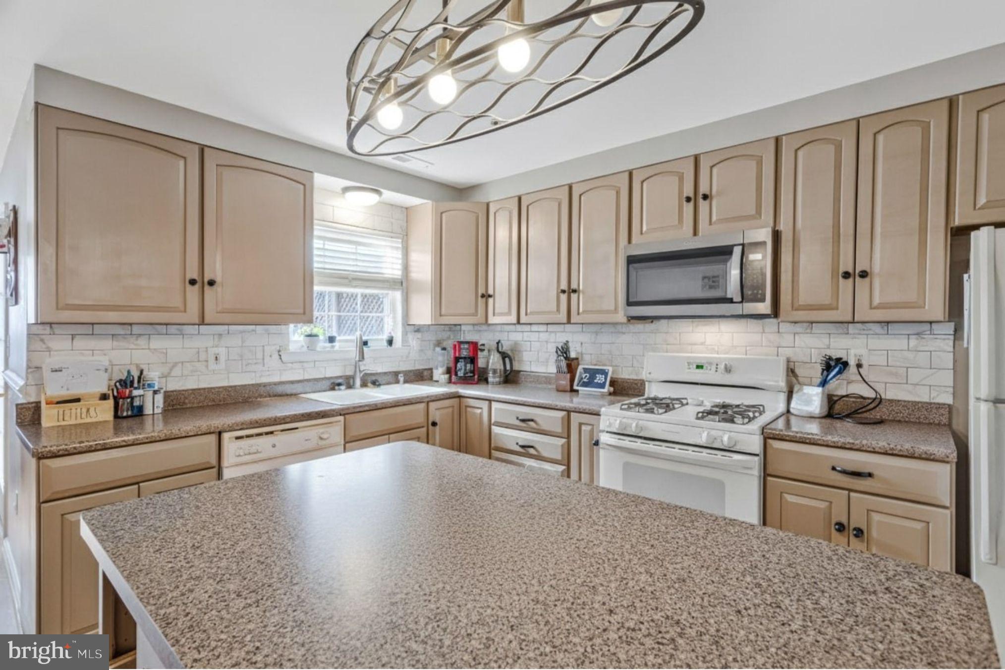 CHAPLINE PLACE - Residential