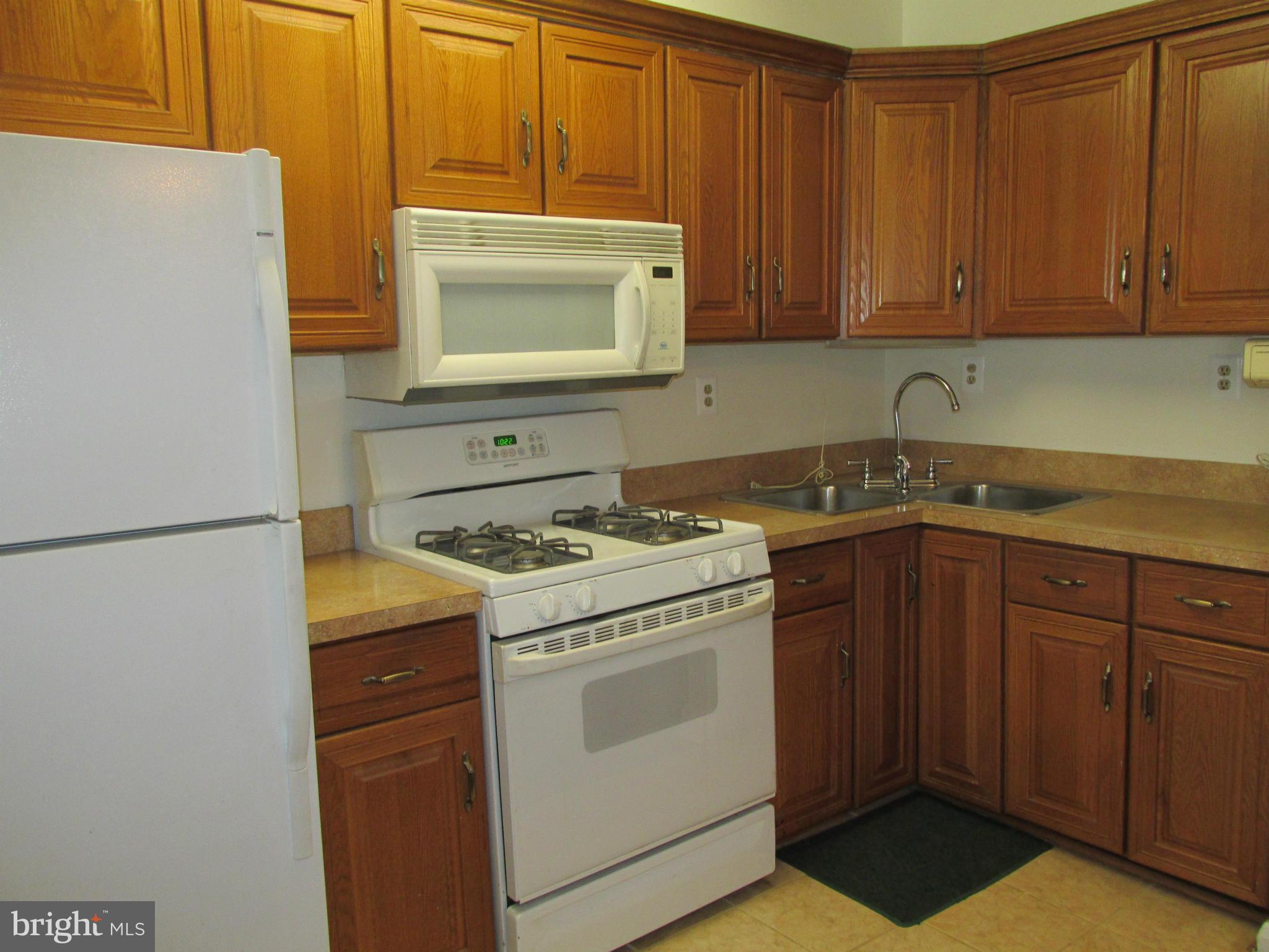 MERRITT HOMES - Residential