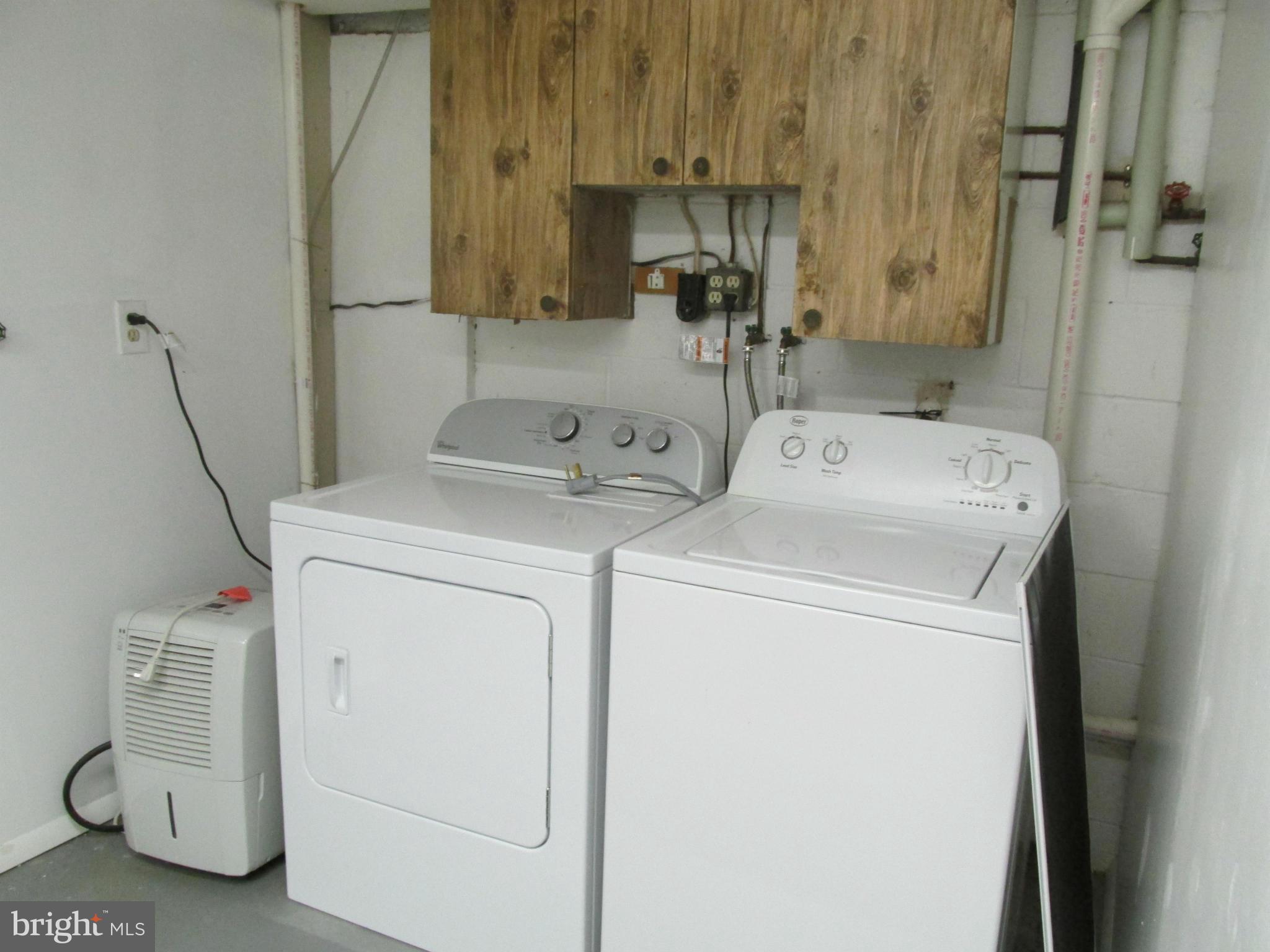 MERRITT HOMES - Residential